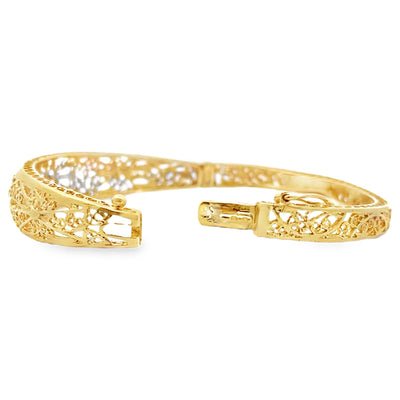 Pre-Owned Vintage 14K Yellow Gold Open-Work Scroll and Filigree Detailed Hinged Bangle Bracelet with Safety Clasp