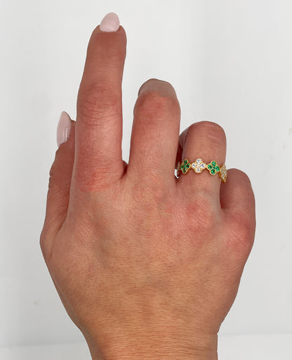 18K Yellow Gold 0.83 Carat Diamond & 0.56 carat Emerald Quatrefoil Ring