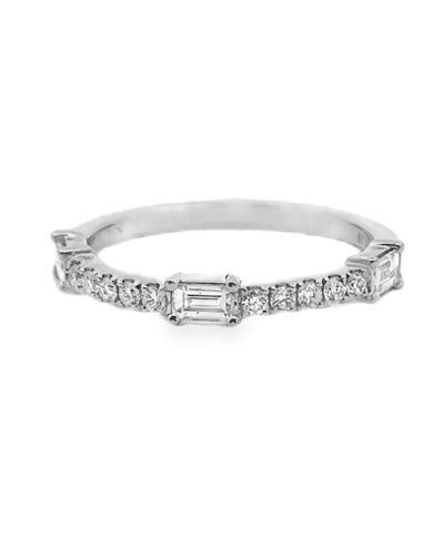 18K White Gold Diamond Ring