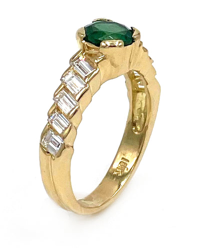 18K Yellow Gold Emerald Ring with Baguette Diamonds