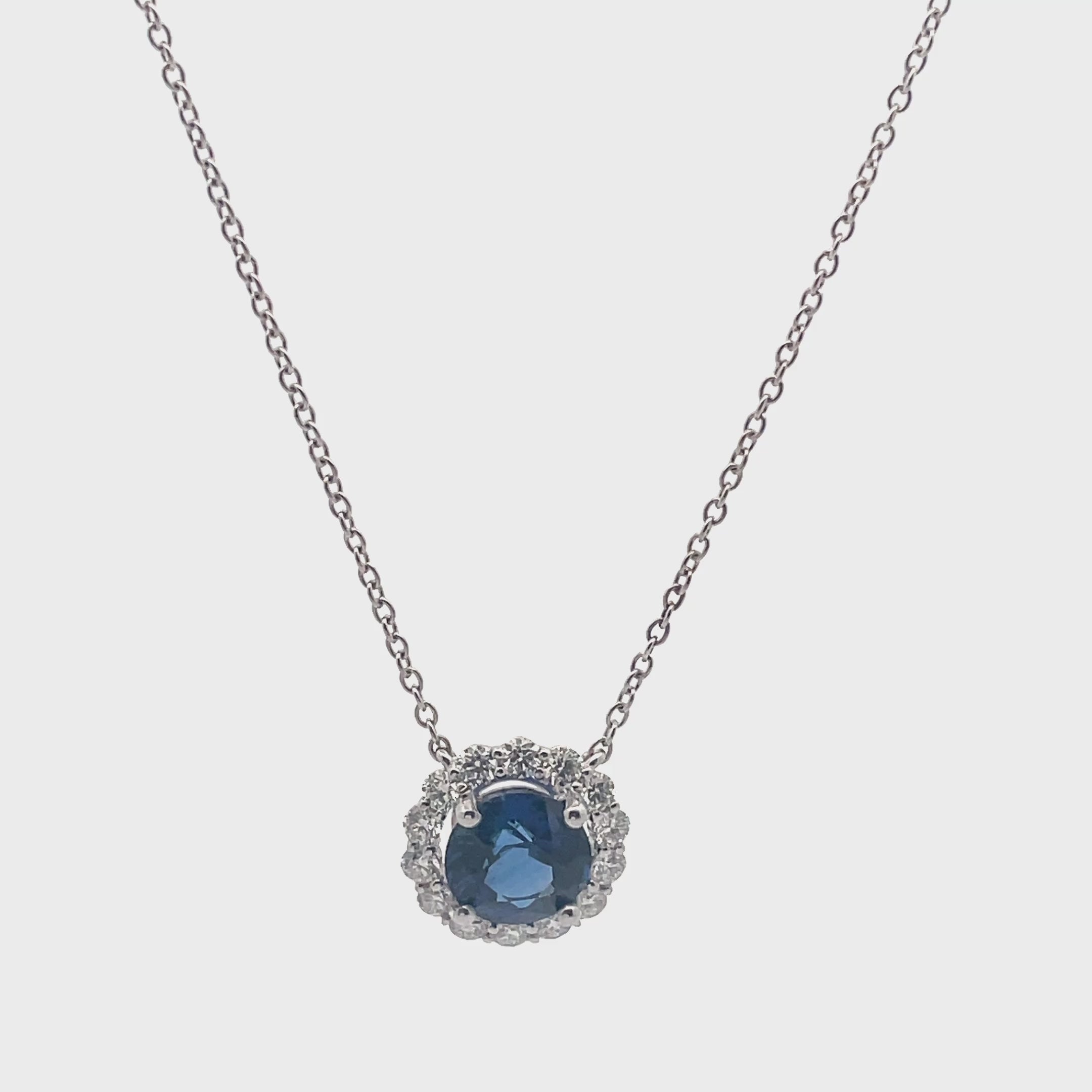 Načíst video: 18K White Gold 1.95 carat Sapphire &amp; Diamond Pendant Necklace