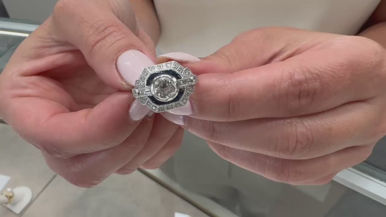 載入影片： Platinum Sapphire and Diamond Art Deco Ring