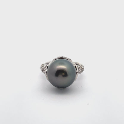18K White Gold Ring with Tahitian Pearl