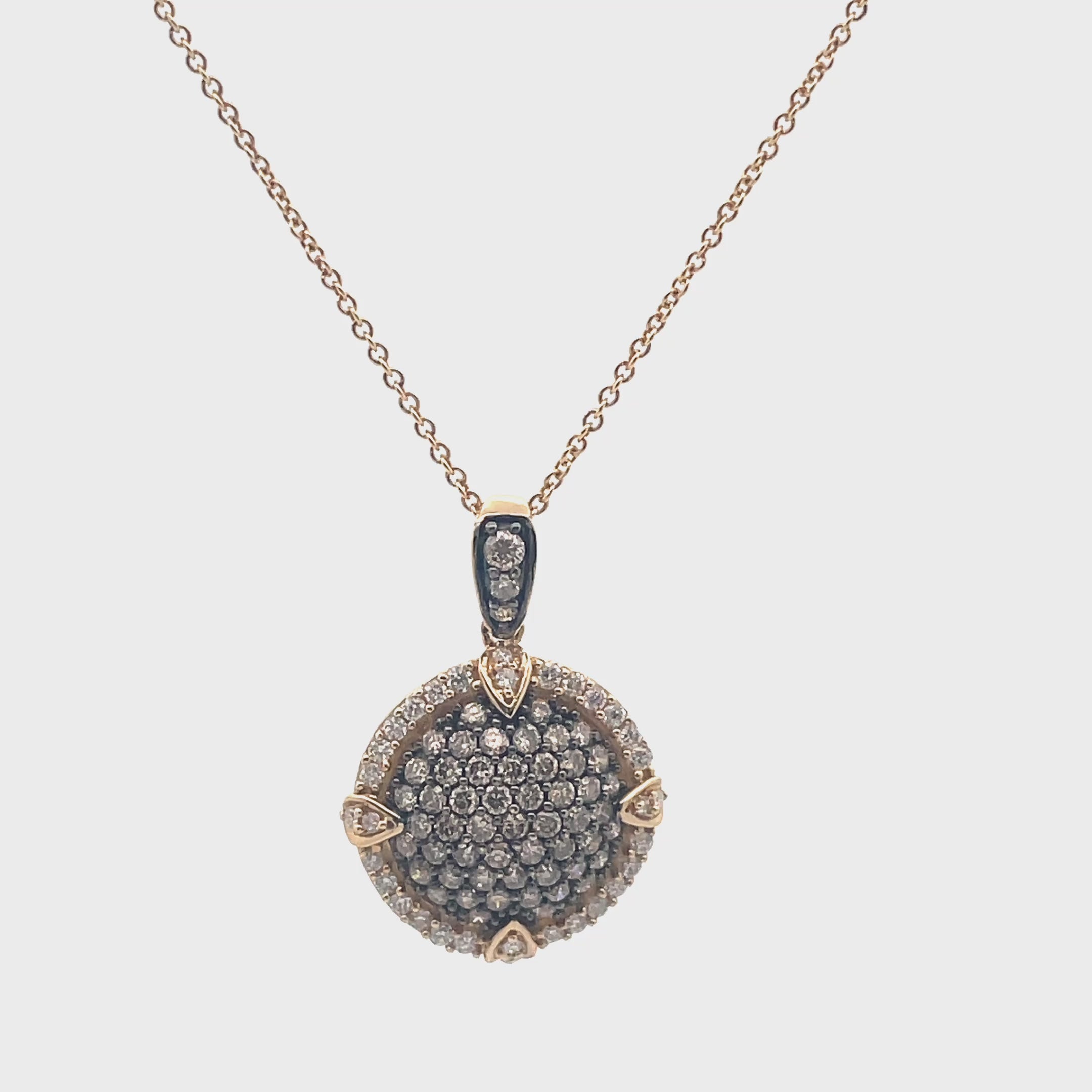 Načíst video: Le Vian Chocolate Diamond Circle Pendant Necklace in 14K Yellow Gold