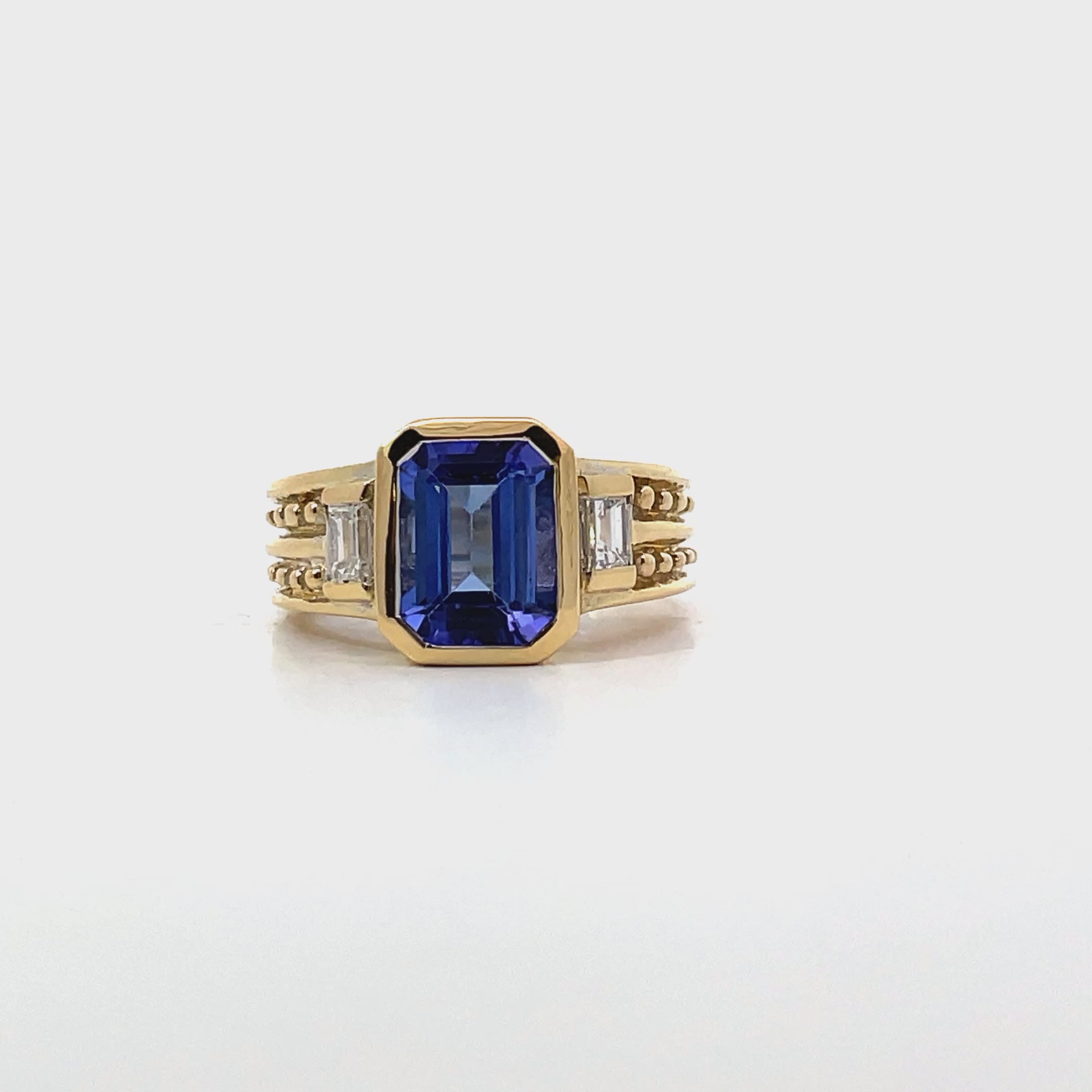 18K Yellow Gold Ring with Tanzanite & Diamond