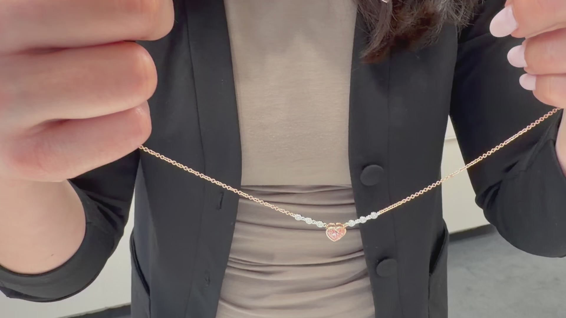 Φόρτωση βίντεο: Meira T N14462/CV 14K Rose Gold Diamond Heart Pendant Necklace