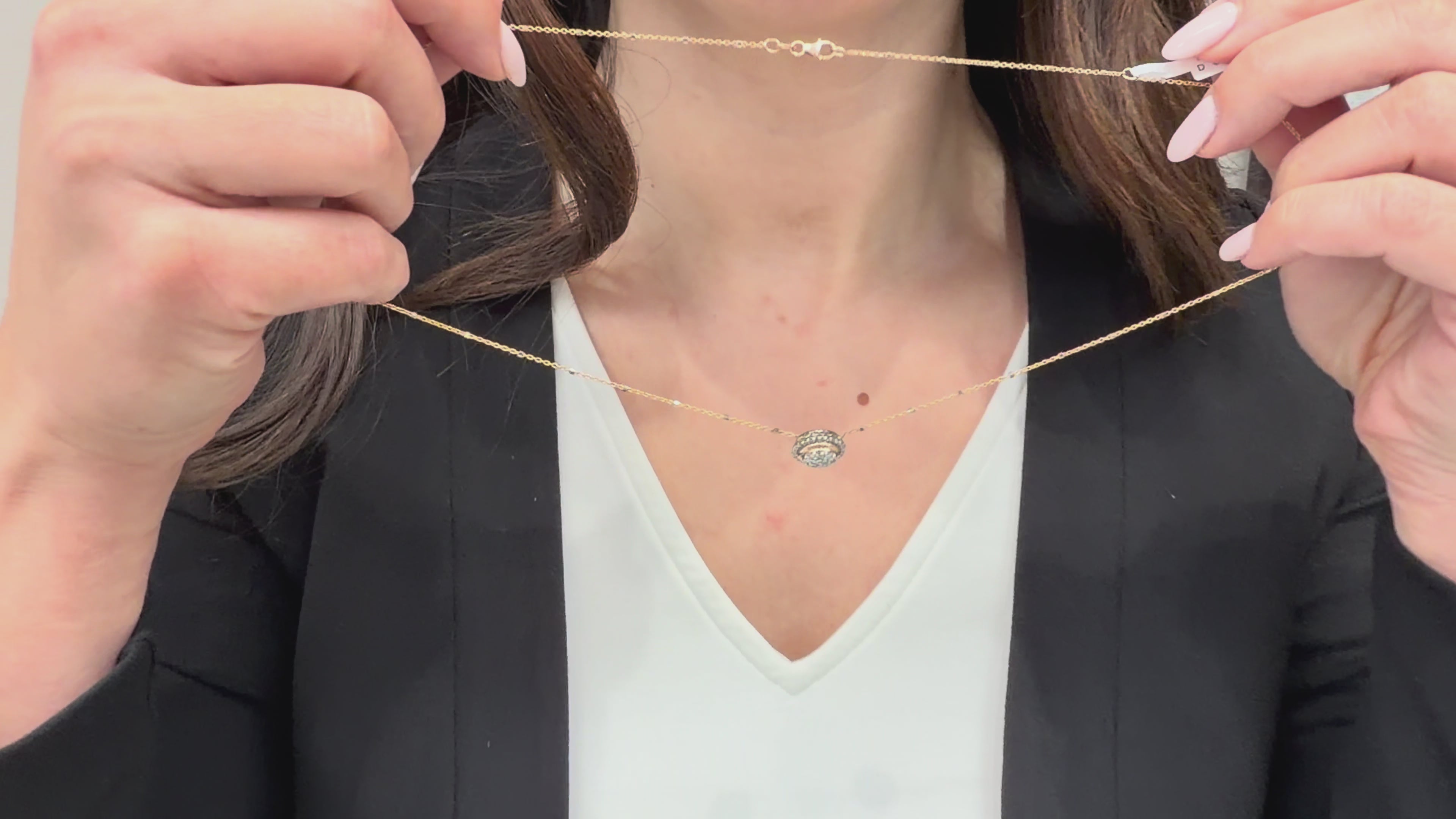 載入影片： 14K White and Pink Gold Pendant with Diamonds