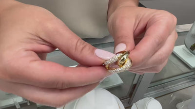 Interlocking 0.97 Carat Diamond Ring with High Polish in 18K Yellow Gold