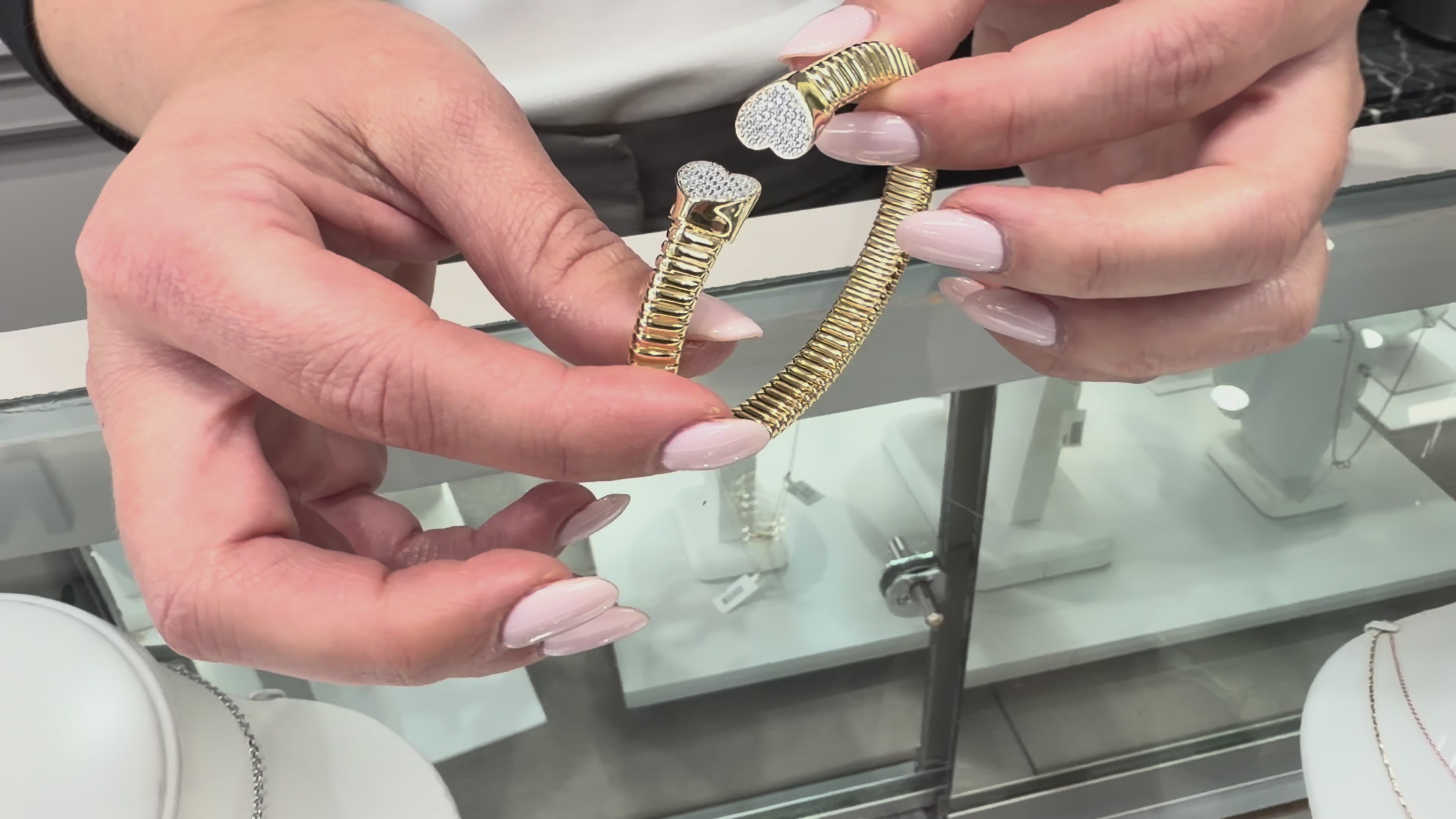 載入影片： Marcello Pane JEBR 006 Tubolove Twist Bracelet with Hearts