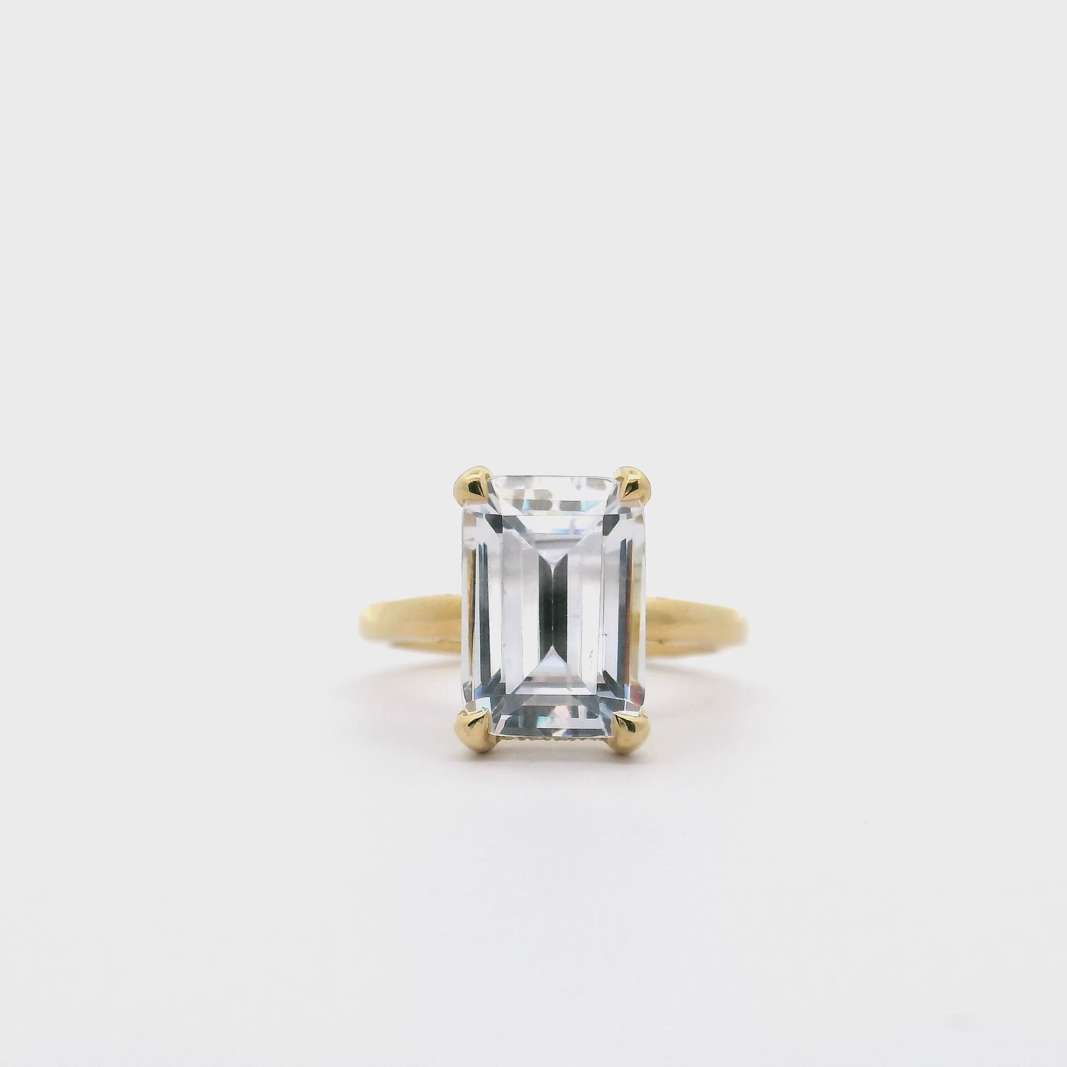 Tacori 18K White Gold RoyalT Engagement Ring - 26882.2EC12X8.5Y