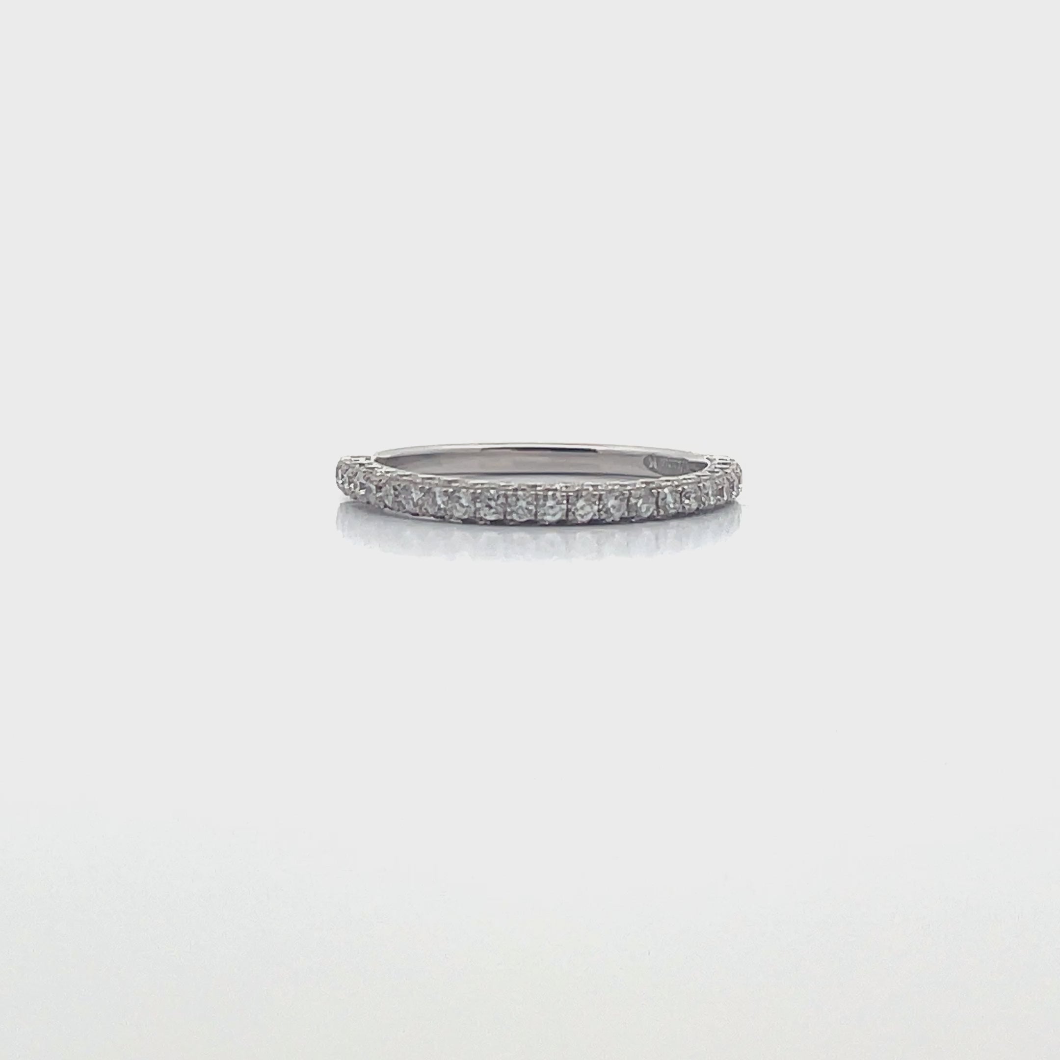 تحميل الفيديو: Vanna K 18BND0292 Diamond Wedding Band 0.71 Carats