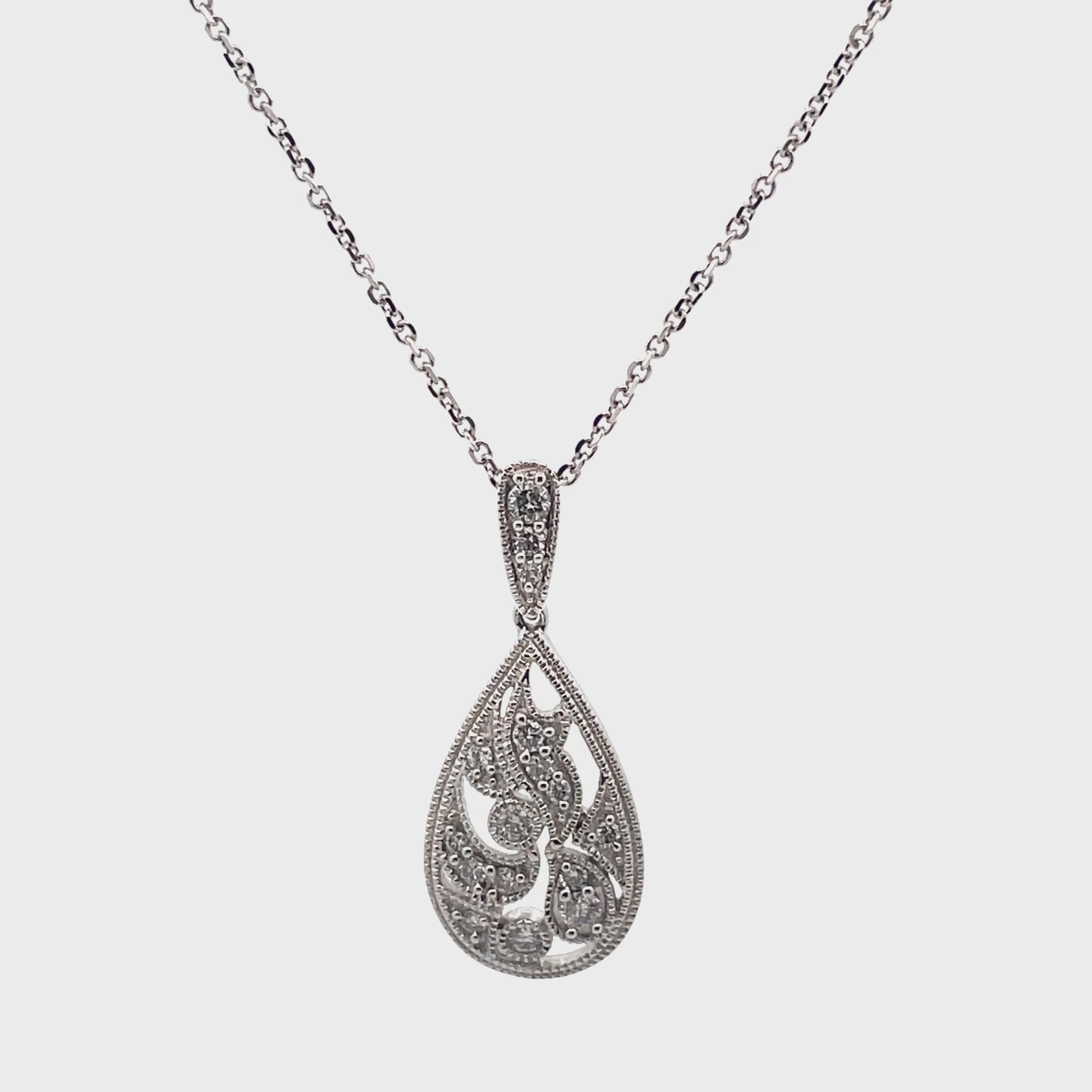 Indlæs video: Pear Shape Diamond Drop Pendant Necklace 14K White Gold