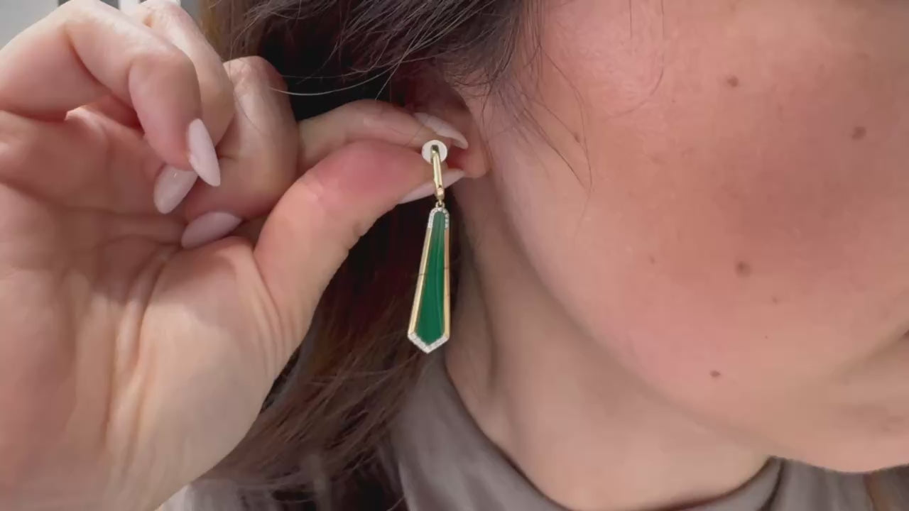 تحميل الفيديو: 14K Yellow Gold Diamond &amp; Malachite Dangle Earrings