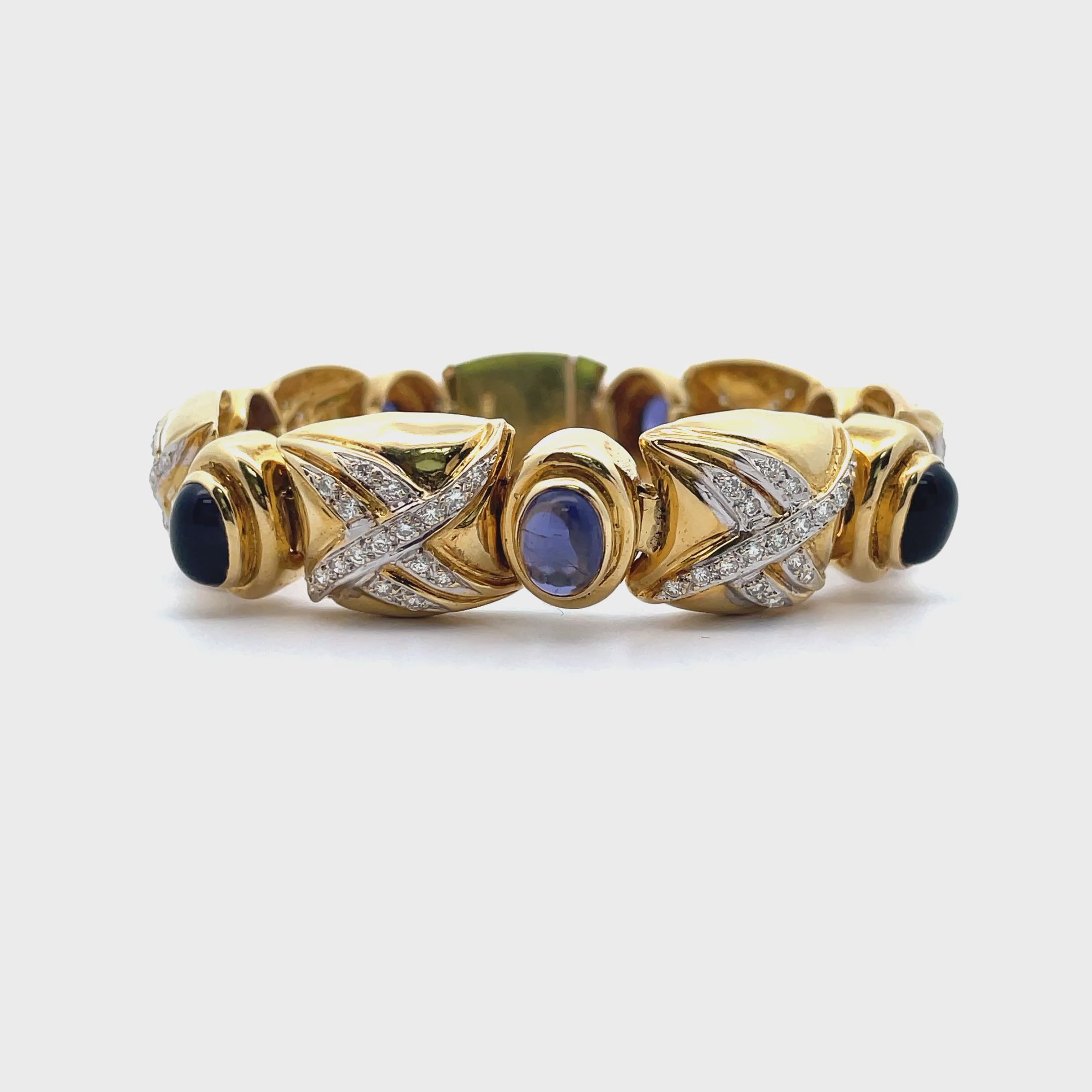Video laden: Vintage Oval Iolite Bracelet with Diamonds Set in 18K Gold