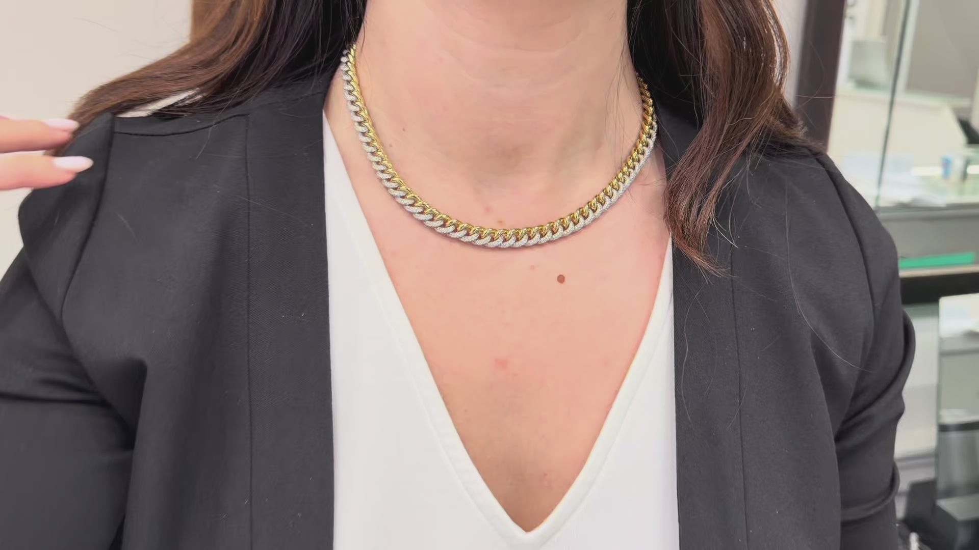 Load video: Simon G. LN4085 18K Two Tone Chain Diamond Necklace