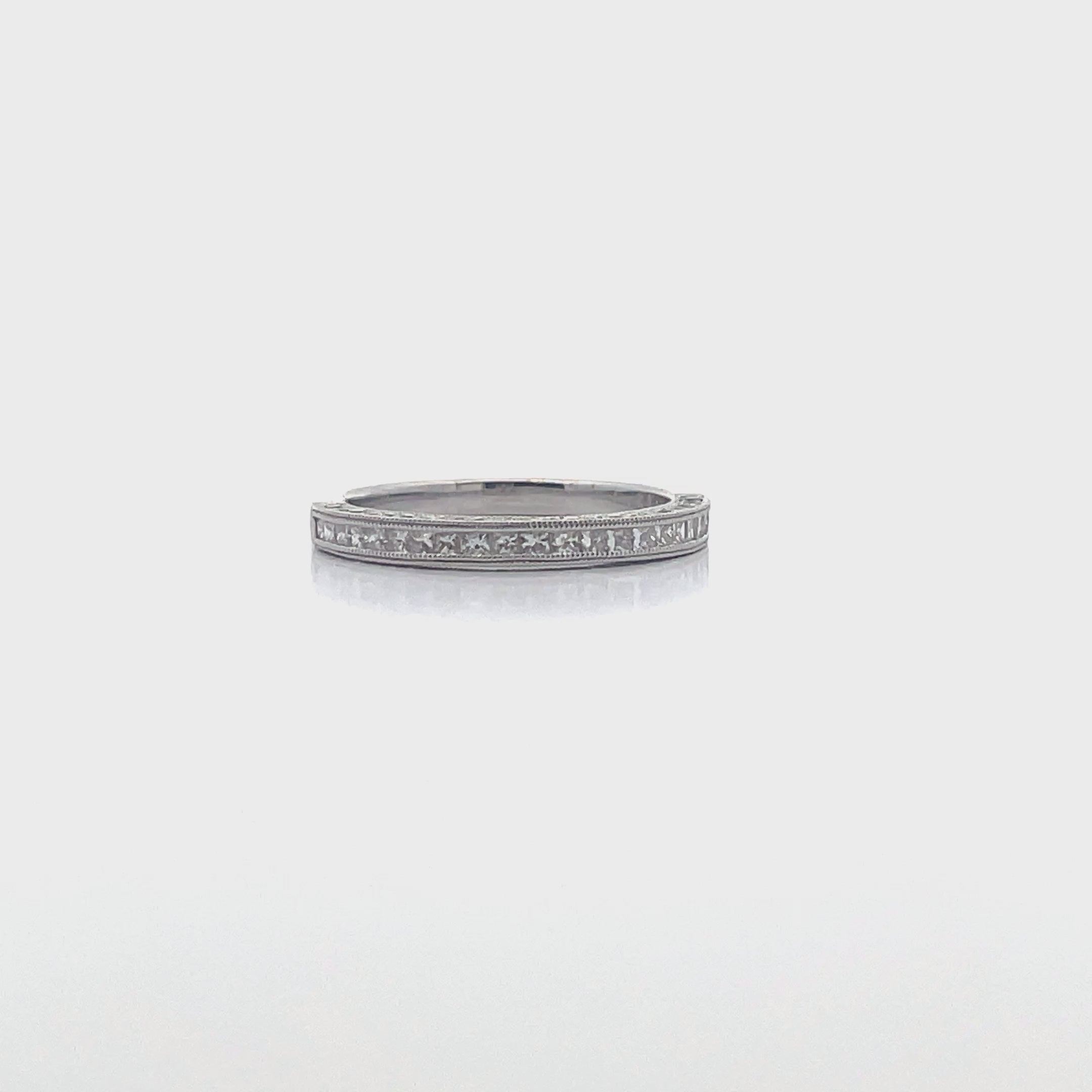 Cargar video: Kirk Kara SS6916-BH 18K White Gold Diamond Band