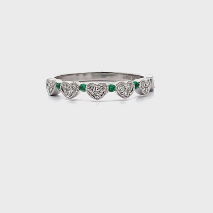 18K White Gold Diamond & Emerald Heart Ring