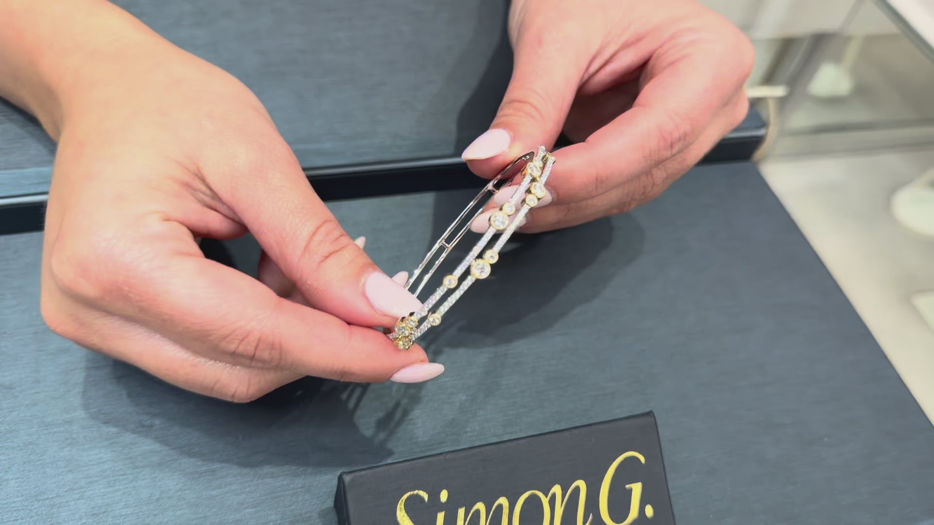 Load video: Simon G. LB2420 18K White Gold Diamond Bangle Bracelet