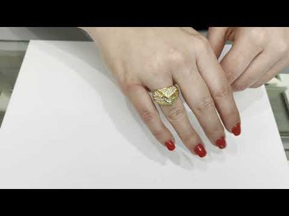 Vintage Diamond Ring Set in 18K Yellow Gold with 1.90 Carats of Diamonds