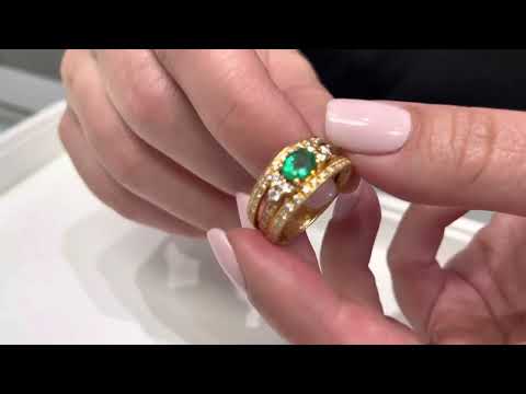 Emerald and Diamond Ring in 18k Yellow Gold